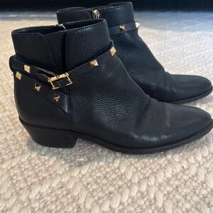Valentino Garavani - Black Rockstud Ankle Boots with Gold Studded - Size: EU 40
